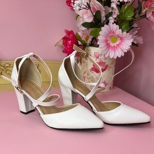 142. KeBuLe White Block Heel Dress Shoes Size 37
